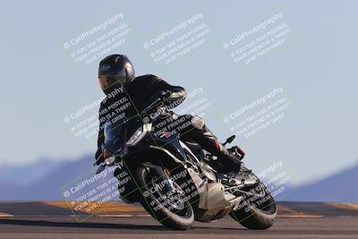 media/Nov-06-2023-Moto Forza (Mon) [[ce023d0744]]/3-Intermediate Group/Session 5 (Turn 9)/